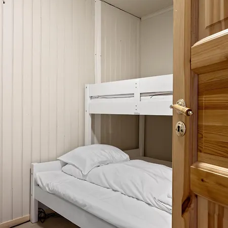 The Polar By Paramount 트롬쇠